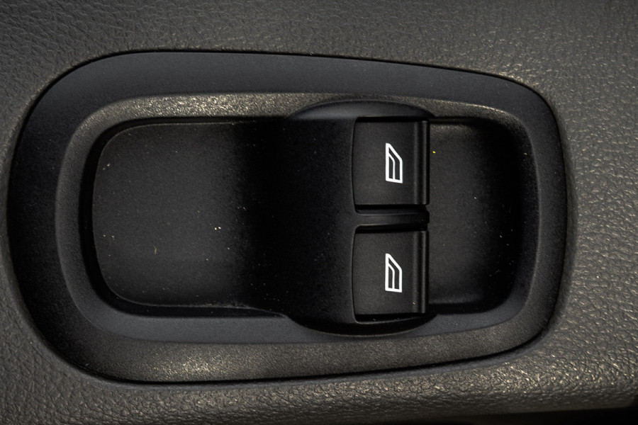 Ford Transit **2.0 TDCI Bakwagen met laadklep | Euro 6 | 131 PK | Airco | Cruise | 3-Persoons**