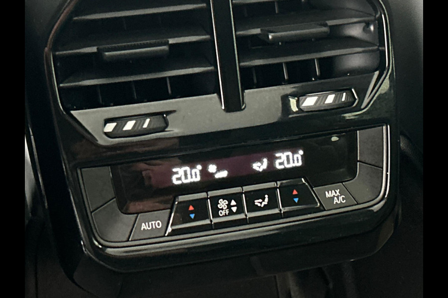 BMW iX XDrive40 High Executive 77 kWh | Origineel Nederlands | 1e Eigenaar Trekhaak Harman/kardon Head Up Panoramadak Memorie