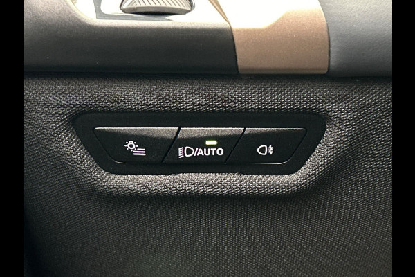 BMW iX XDrive40 High Executive 77 kWh | Origineel Nederlands | 1e Eigenaar Trekhaak Harman/kardon Head Up Panoramadak Memorie