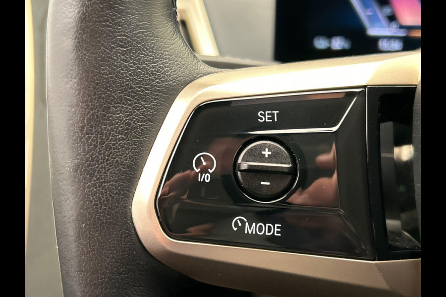 BMW iX XDrive40 High Executive 77 kWh | Origineel Nederlands | 1e Eigenaar Trekhaak Harman/kardon Head Up Panoramadak Memorie