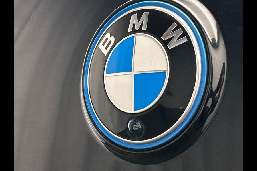 BMW iX XDrive40 High Executive 77 kWh | Origineel Nederlands | 1e Eigenaar Trekhaak Harman/kardon Head Up Panoramadak Memorie