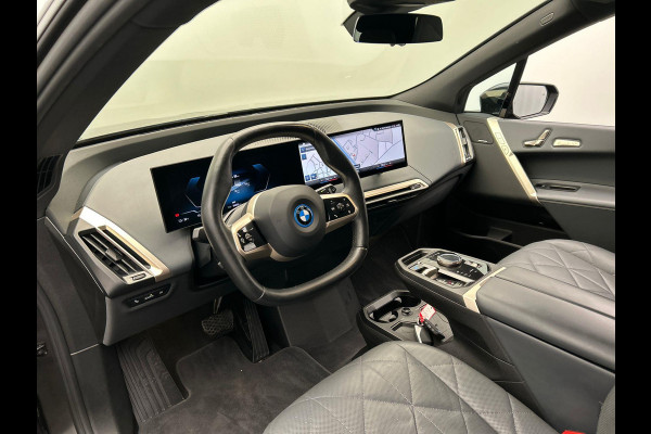 BMW iX XDrive40 High Executive 77 kWh | Origineel Nederlands | 1e Eigenaar Trekhaak Harman/kardon Head Up Panoramadak Memorie