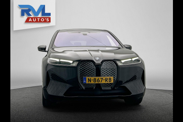 BMW iX XDrive40 High Executive 77 kWh | Origineel Nederlands | 1e Eigenaar Trekhaak Harman/kardon Head Up Panoramadak Memorie