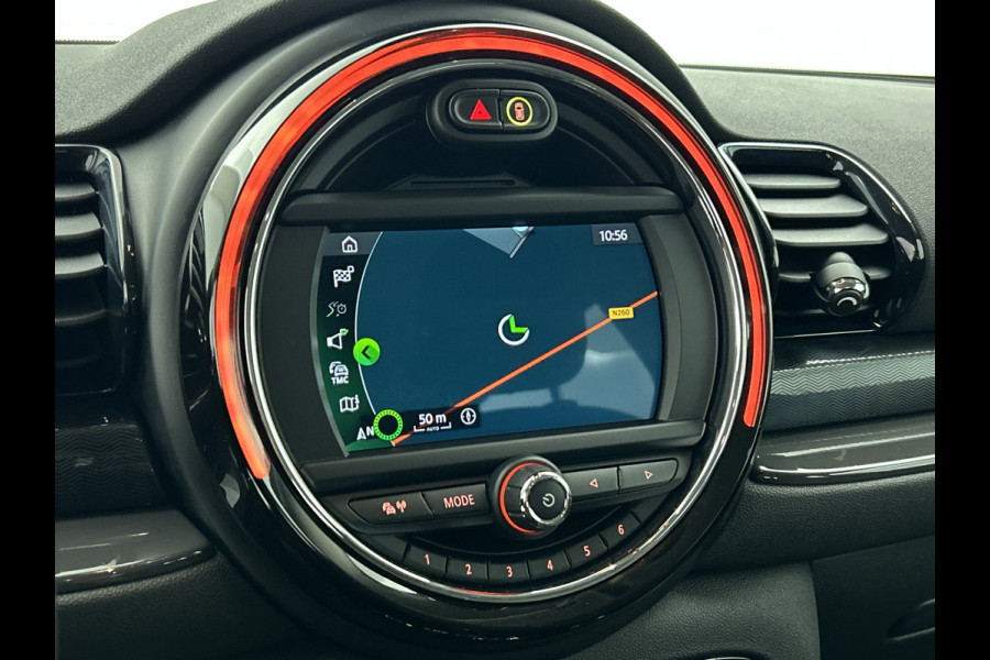 MINI Clubman 2.0D 150PK Cooper Business Edition / Airco-ecc./ Stoelverwarming / Navigatie / Trekhaak / Dab / Pdc. A / Radio multimedia / Apk 04-2026