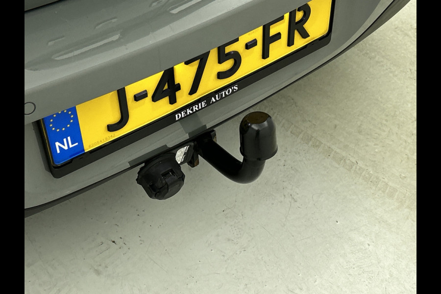 MINI Clubman 2.0D 150PK Cooper Business Edition / Airco-ecc./ Stoelverwarming / Navigatie / Trekhaak / Dab / Pdc. A / Radio multimedia / Apk 04-2026