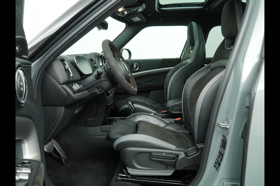 MINI Countryman 2.0 John Cooper Works ALL4 White Silver Edition Automaat - Airco - Apple Carplay/Android Auto - Cruise Control -KeyLess Entry - Panoramadak - Lederen Bekleding - Voorstoelen Verwarmd - Virena Zekerheidspakket €895,-