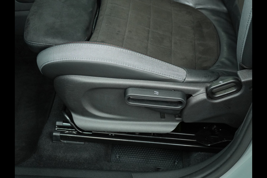 MINI Countryman 2.0 John Cooper Works ALL4 White Silver Edition Automaat - Airco - Apple Carplay/Android Auto - Cruise Control -KeyLess Entry - Panoramadak - Lederen Bekleding - Voorstoelen Verwarmd - Virena Zekerheidspakket €895,-