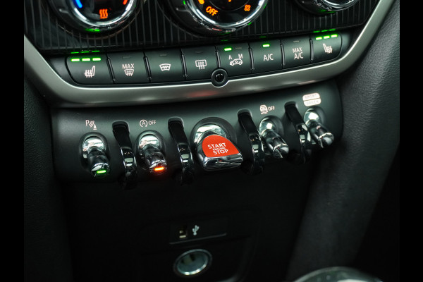 MINI Countryman 2.0 John Cooper Works ALL4 White Silver Edition Automaat - Airco - Apple Carplay/Android Auto - Cruise Control -KeyLess Entry - Panoramadak - Lederen Bekleding - Voorstoelen Verwarmd - Virena Zekerheidspakket €895,-