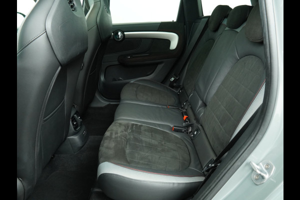 MINI Countryman 2.0 John Cooper Works ALL4 White Silver Edition Automaat - Airco - Apple Carplay/Android Auto - Cruise Control -KeyLess Entry - Panoramadak - Lederen Bekleding - Voorstoelen Verwarmd - Virena Zekerheidspakket €895,-