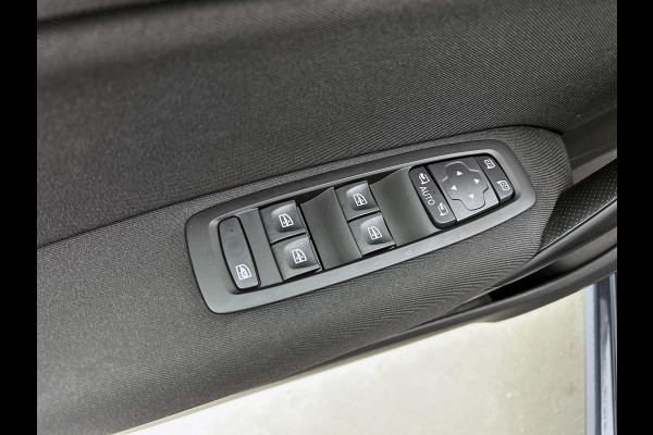 Renault Mégane Estate 1.3 TCe 141PK Automaat Zen / Trekhaak / Navigatie / Pdc.A / Airco-ecc./ Xenon / Apk 11-2026