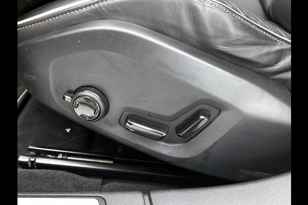 Volvo S60 2.0 T6 AWD Hybride R-Design 340PK / Harman Kardon / Lederen Int / Panorama schuifdak / Navi / Cruise-adaptief / Trekhaak / Carplay / Apk 04-2026