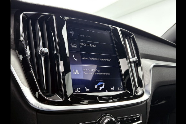 Volvo S60 2.0 T6 AWD Hybride R-Design 340PK / Harman Kardon / Lederen Int / Panorama schuifdak / Navi / Cruise-adaptief / Trekhaak / Carplay / Apk 04-2026