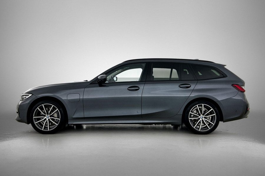 BMW 3 Serie Touring 330e High Executive(Dealer OnderH, Navi Pro, 360 Camera, SfeerV, PDC V+A, Adapt Cruise Con, Etc)