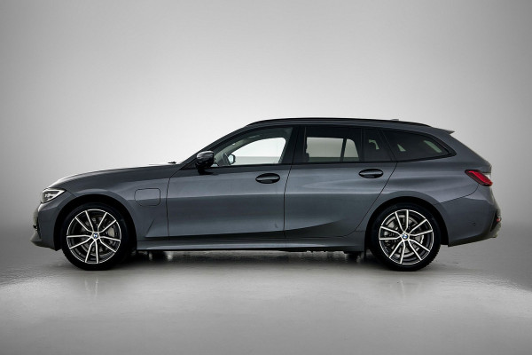 BMW 3 Serie Touring 330e High Executive(Dealer OnderH, Navi Pro, 360 Camera, SfeerV, PDC V+A, Adapt Cruise Con, Etc)