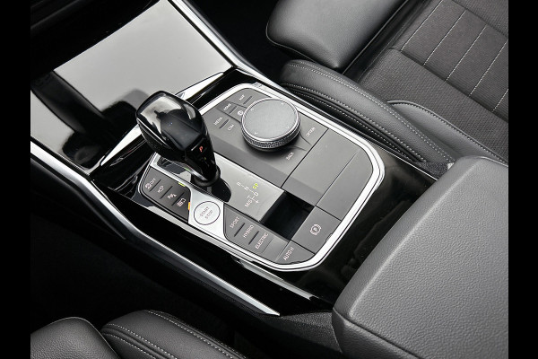 BMW 3 Serie Touring 330e High Executive(Dealer OnderH, Navi Pro, 360 Camera, SfeerV, PDC V+A, Adapt Cruise Con, Etc)