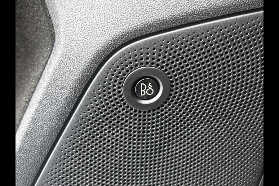 Ford FOCUS Wagon 1.5D ST Line X Business / Panoramadak / Pdc+camera / Cruise adap /Stuur-Stoelverwarming / B&O audio / Parking-Technology-Winter Pack / Apk 04-2026