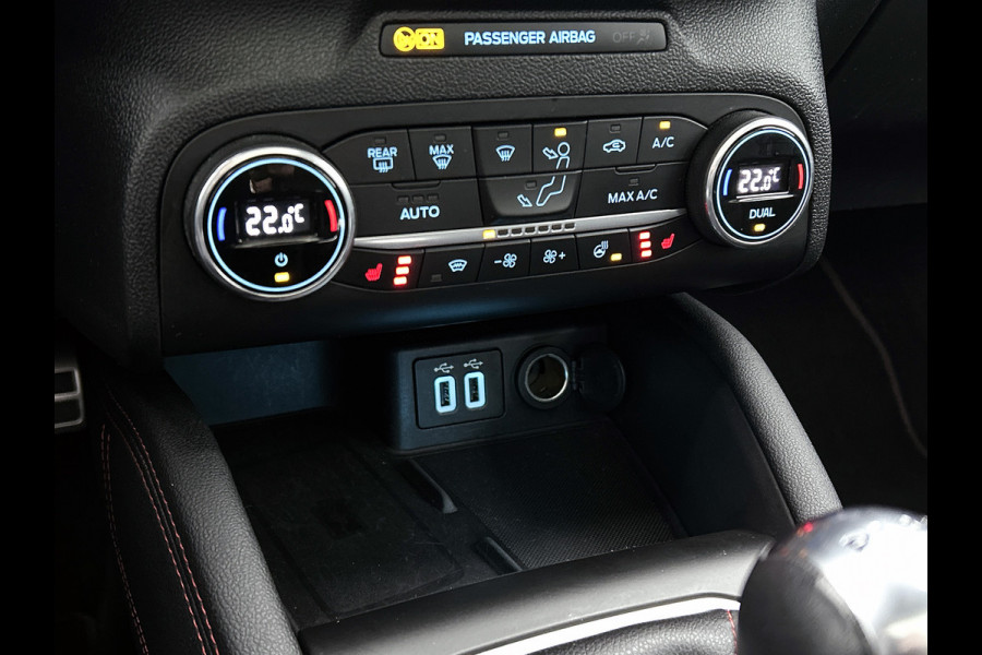 Ford FOCUS Wagon 1.5D ST Line X Business / Panoramadak / Pdc+camera / Cruise adap /Stuur-Stoelverwarming / B&O audio / Parking-Technology-Winter Pack / Apk 04-2026