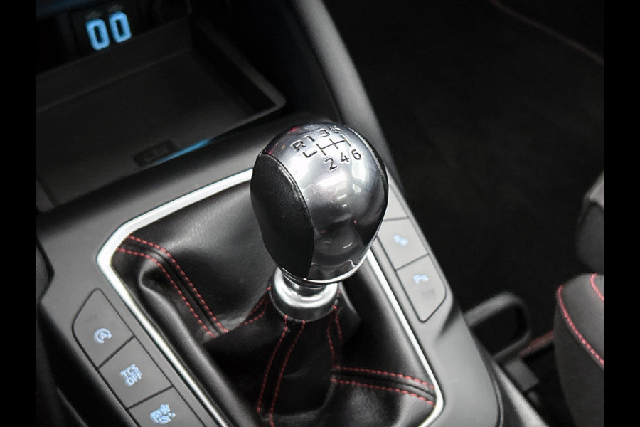 Ford FOCUS Wagon 1.5D ST Line X Business / Panoramadak / Pdc+camera / Cruise adap /Stuur-Stoelverwarming / B&O audio / Parking-Technology-Winter Pack / Apk 04-2026