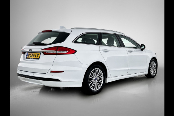 Ford Mondeo Wagon 2.0 Hybrid Titanium Automaat / Pdc.V+A / Navigatie / Radio-multimedia /  Airco-ecc. / Apk 12-2027