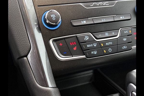 Ford Mondeo Wagon 2.0 Hybrid Titanium Automaat / Pdc.V+A / Navigatie / Radio-multimedia /  Airco-ecc. / Apk 12-2027