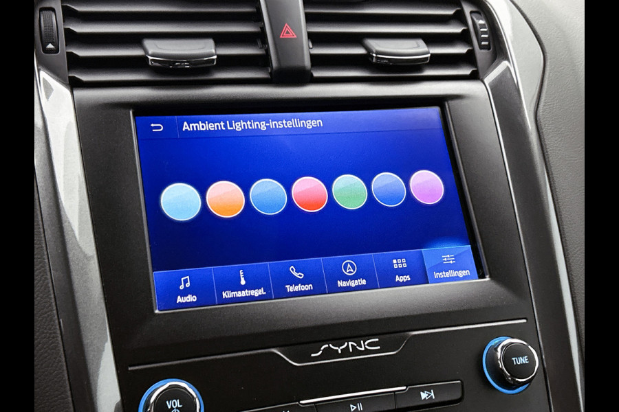 Ford Mondeo Wagon 2.0 Hybrid Titanium Automaat / Pdc.V+A / Navigatie / Radio-multimedia /  Airco-ecc. / Apk 12-2027