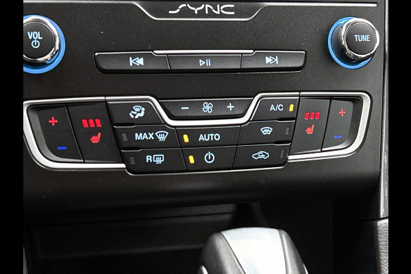 Ford Mondeo Wagon 2.0 Hybrid Titanium Automaat / Pdc.V+A / Navigatie / Radio-multimedia /  Airco-ecc. / Apk 12-2027