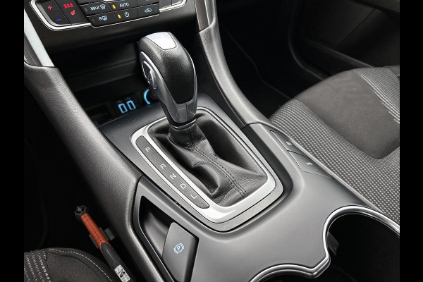 Ford Mondeo Wagon 2.0 Hybrid Titanium Automaat / Pdc.V+A / Navigatie / Radio-multimedia /  Airco-ecc. / Apk 12-2027