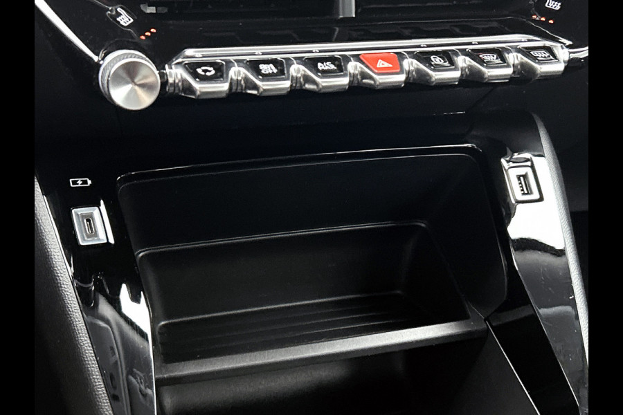 Peugeot 2008 1.5 HDi Blue Active / Trekhaak / Airco-ecc./ Pdc+Camera / Navigatie / Radio multimedia / Apk 12-2026