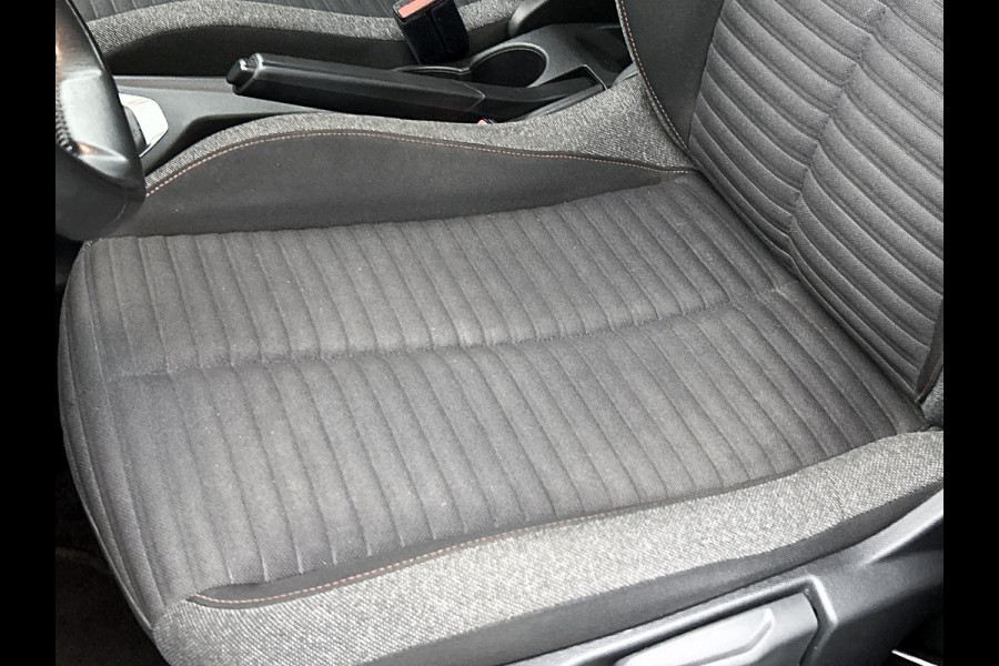 Peugeot 2008 1.5 HDi Blue Active / Trekhaak / Airco-ecc./ Pdc+Camera / Navigatie / Radio multimedia / Apk 12-2026