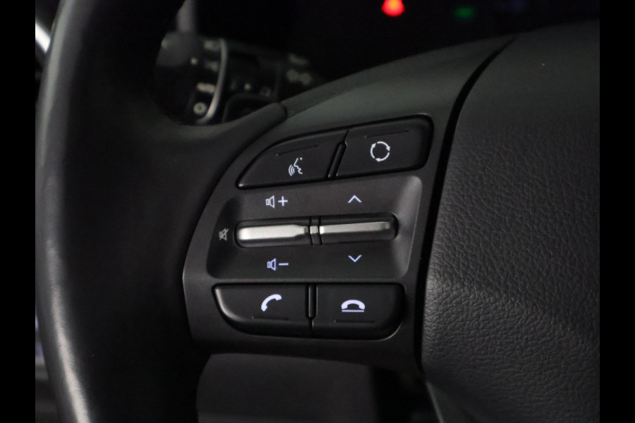 Hyundai Kona EV Premium 64 kWh | Schuif-Kanteldak | Stuur-& Stoelverwarming | Apple Carplay&AndroidAUTO | Leder | Camera |