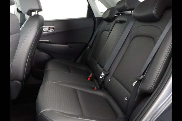 Hyundai Kona EV Premium 64 kWh | Schuif-Kanteldak | Stuur-& Stoelverwarming | Apple Carplay&AndroidAUTO | Leder | Camera |