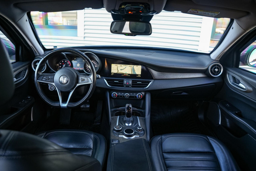 Alfa Romeo Giulia 2.0 T AWD B4 + GEPANTSERD 280 PK | Diplomatiek veiligheidsglas | Ex-regeringsauto Italië | Unieke historie