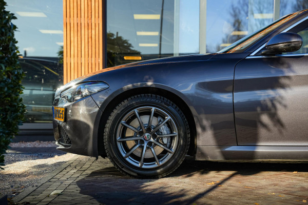 Alfa Romeo Giulia 2.0 T AWD B4 + GEPANTSERD 280 PK | Diplomatiek veiligheidsglas | Ex-regeringsauto Italië | Unieke historie