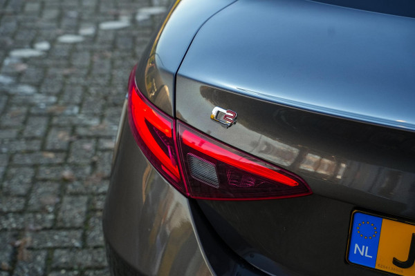 Alfa Romeo Giulia 2.0 T AWD B4 + GEPANTSERD 280 PK | Diplomatiek veiligheidsglas | Ex-regeringsauto Italië | Unieke historie