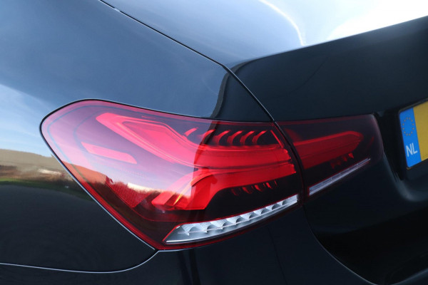 Mercedes-Benz A-Klasse 180 AMG | PANO | Sfeerverlichting | Camera | Nette auto!