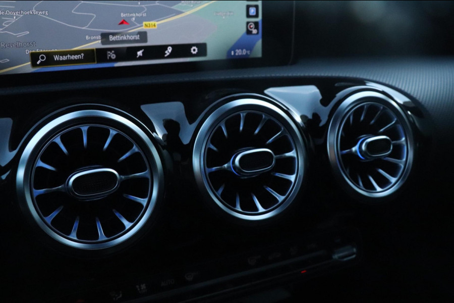 Mercedes-Benz A-Klasse 180 AMG | PANO | Sfeerverlichting | Camera | Nette auto!