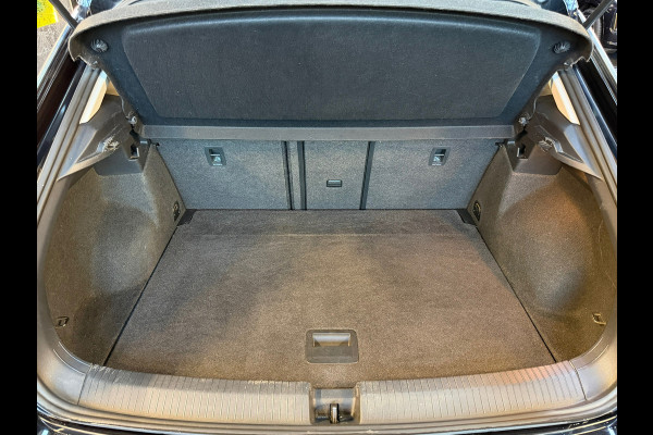 Volkswagen T-Roc 1.5 TSI Sport |AUTOMAAT|STOELVERWARMING|LANE ASSIST|PDC|APK|