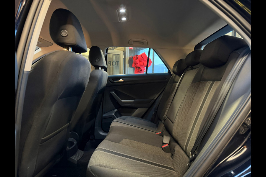 Volkswagen T-Roc 1.5 TSI Sport |AUTOMAAT|STOELVERWARMING|LANE ASSIST|PDC|APK|
