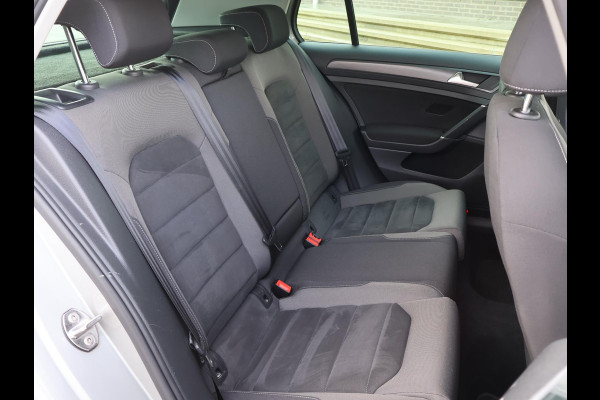 Volkswagen Golf 1.6 TDI 116 PK AUT. *1e EIGENAAR / BTW* + MASSAGE | CARPLAY | ADAPTIVE CRUISE | TREKHAAK | STOELVERW. | DAB