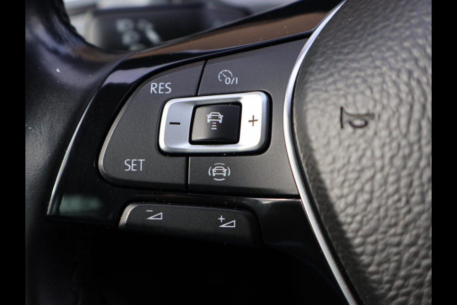 Volkswagen Golf 1.6 TDI 116 PK AUT. *1e EIGENAAR / BTW* + MASSAGE | CARPLAY | ADAPTIVE CRUISE | TREKHAAK | STOELVERW. | DAB
