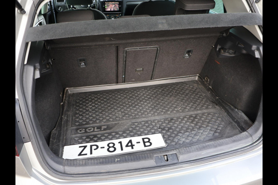 Volkswagen Golf 1.6 TDI 116 PK AUT. *1e EIGENAAR / BTW* + MASSAGE | CARPLAY | ADAPTIVE CRUISE | TREKHAAK | STOELVERW. | DAB