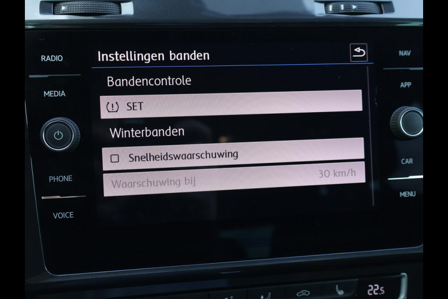 Volkswagen Golf 1.6 TDI 116 PK AUT. *1e EIGENAAR / BTW* + MASSAGE | CARPLAY | ADAPTIVE CRUISE | TREKHAAK | STOELVERW. | DAB