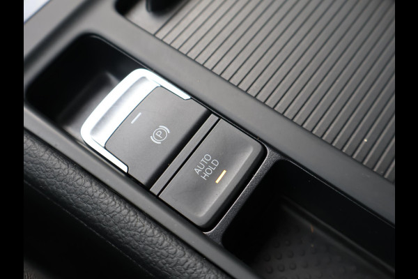 Volkswagen Golf 1.6 TDI 116 PK AUT. *1e EIGENAAR / BTW* + MASSAGE | CARPLAY | ADAPTIVE CRUISE | TREKHAAK | STOELVERW. | DAB