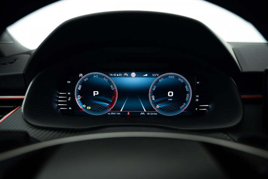 Škoda Kamiq 1.0 TSI Monte Carlo |Glazen Dak|Camera|ACC|Stoelverwarming|Stuurverwarming|Dodehoek|