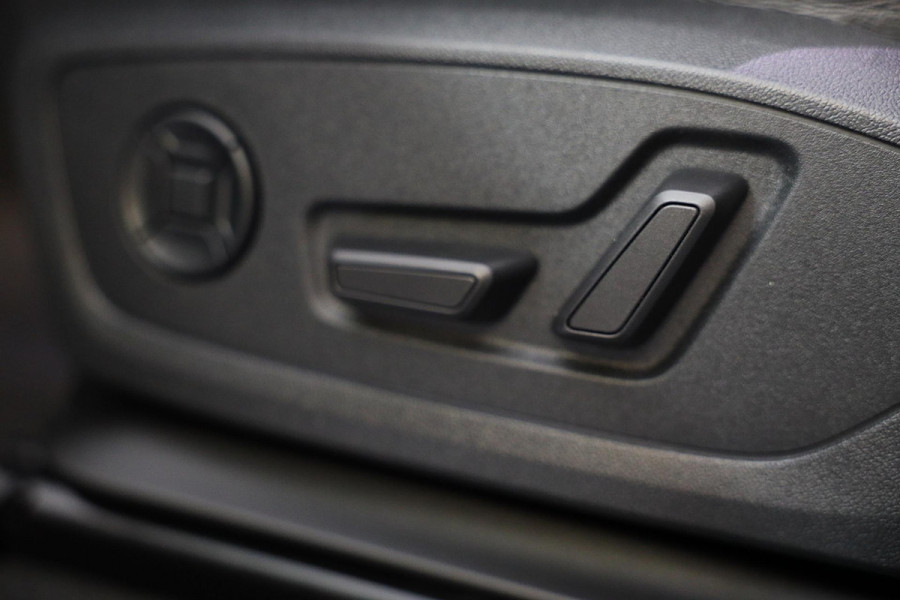 Audi Q3 45 TFSI e RSQ3 Look / 245 PK / Memory / 360 Camera / Sonos / ACC / Open Pano / Virtual Cockpit / Matrix / Pdc / 21 Inch