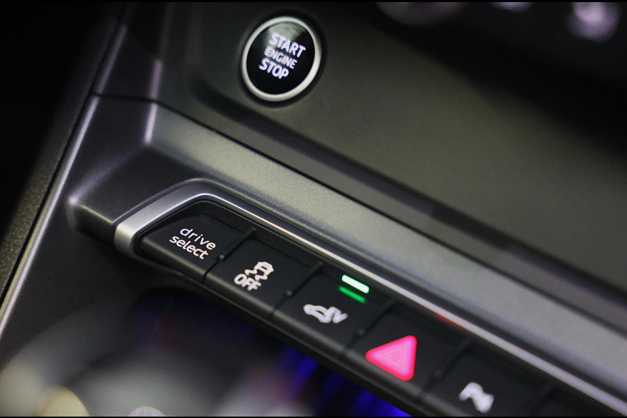 Audi Q3 45 TFSI e RSQ3 Look / 245 PK / Memory / 360 Camera / Sonos / ACC / Open Pano / Virtual Cockpit / Matrix / Pdc / 21 Inch