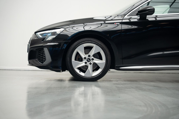 Audi A3 Sportback 30 TFSI S edition |Pano|Leder|Lane Assist|Stoelverwarming|