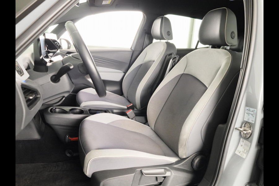Volkswagen ID.3 First Plus 58 kWh | Navigatie | Parkeersensoren | Achteruitrijcamera | Stoelverwarming |