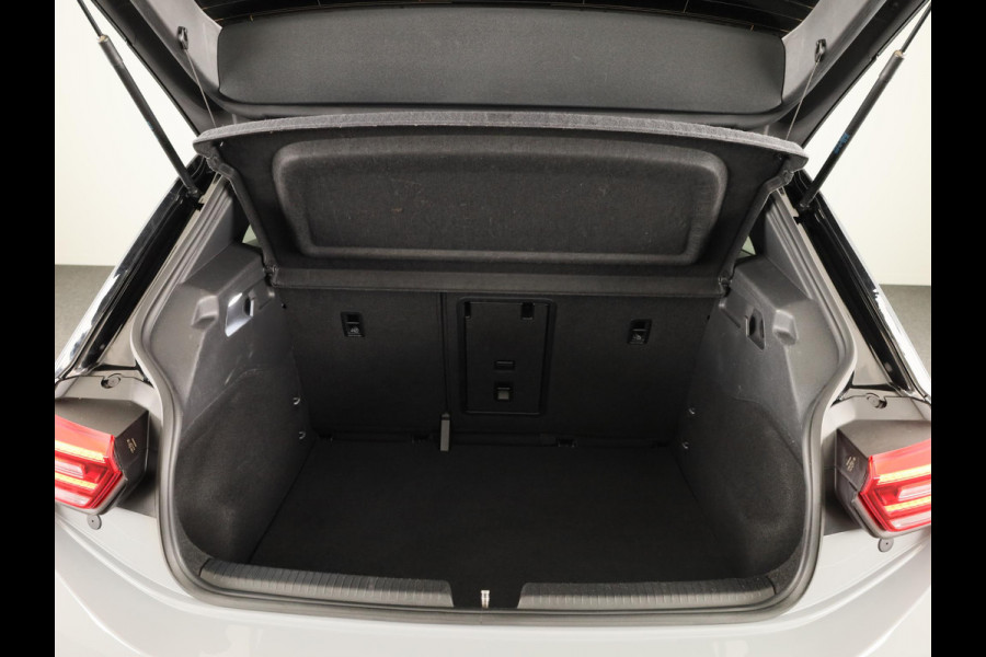 Volkswagen ID.3 First Plus 58 kWh | Navigatie | Parkeersensoren | Achteruitrijcamera | Stoelverwarming |