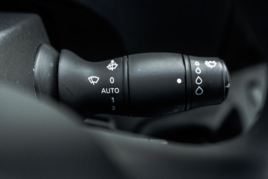 Renault Trafic 2.3dCi 145PK Bakwagen met deuren | LED | Camera | Navi | Airco